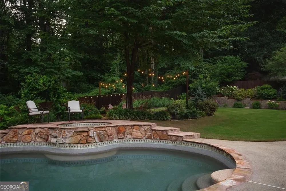 5825 Plantation DR Roswell, GA 30075