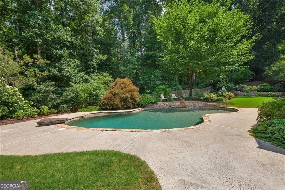 5825 Plantation DR Roswell, GA 30075