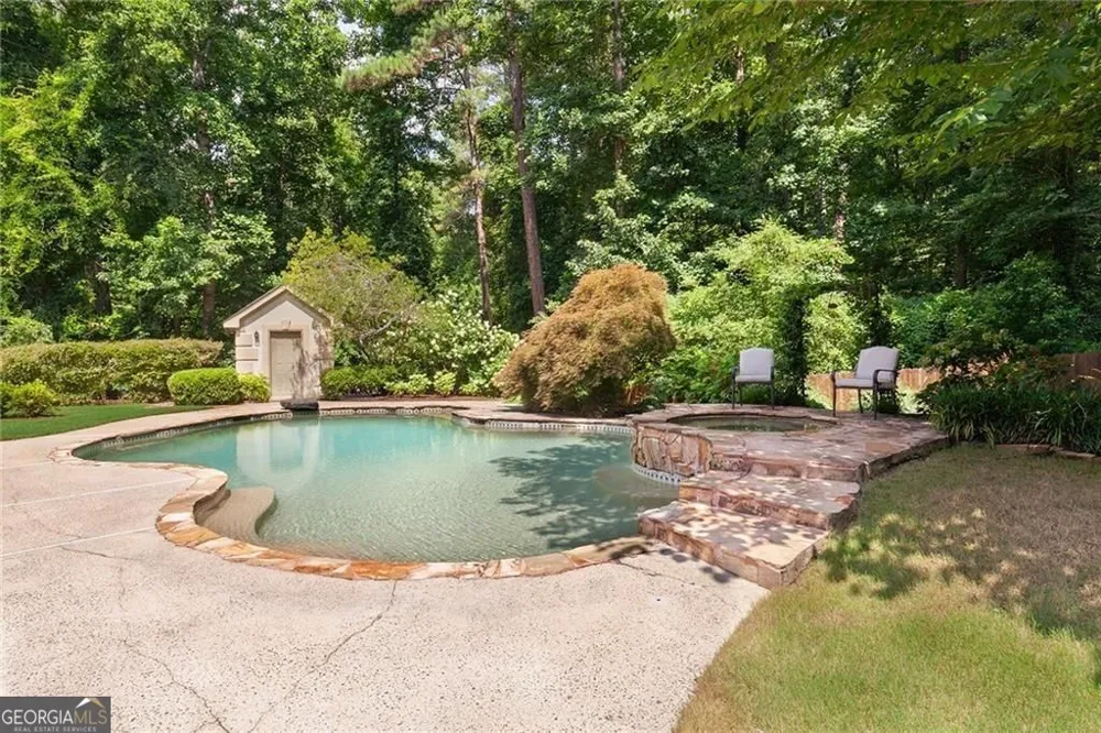 5825 Plantation DR Roswell, GA 30075
