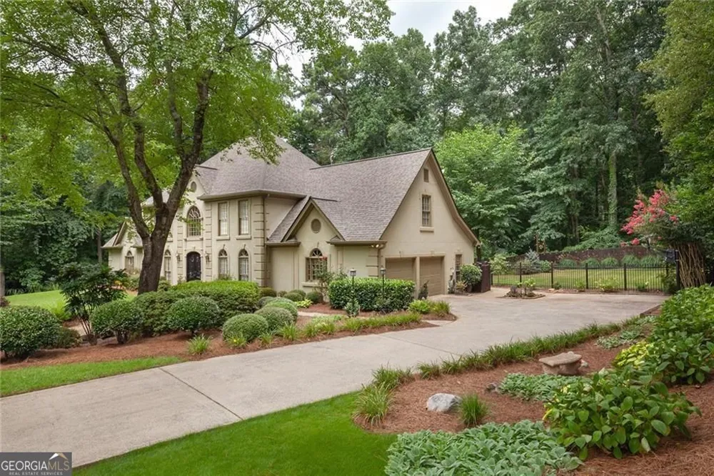 5825 Plantation DR Roswell, GA 30075