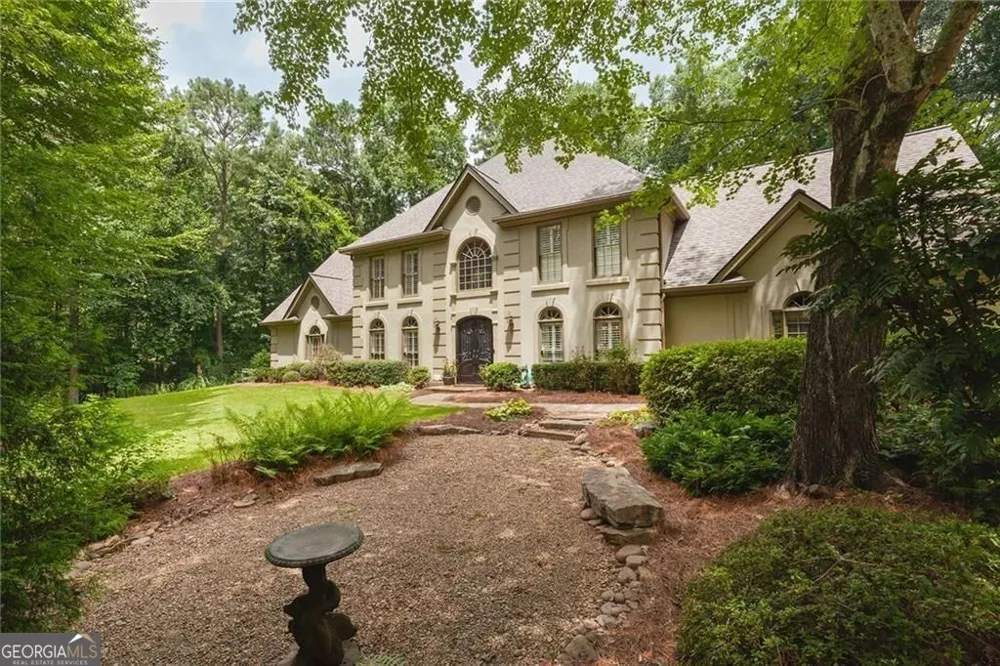 5825 Plantation DR Roswell, GA 30075