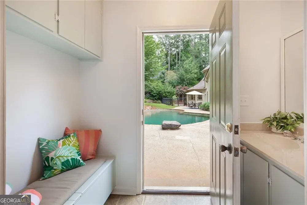 5825 Plantation DR Roswell, GA 30075