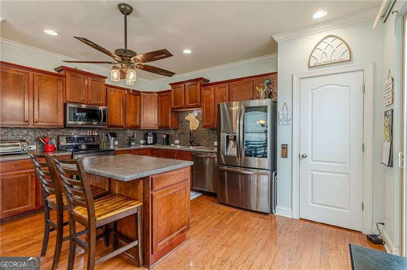 284 Autry Mill LN Suwanee, GA 30024