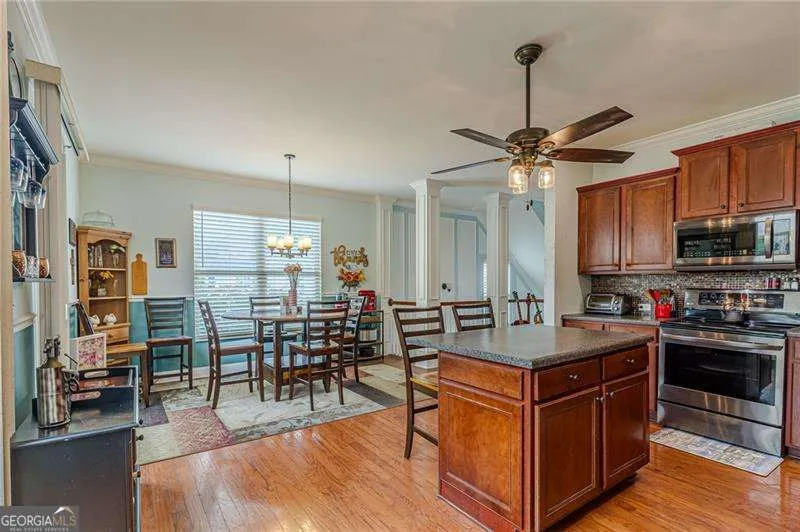 284 Autry Mill LN Suwanee, GA 30024