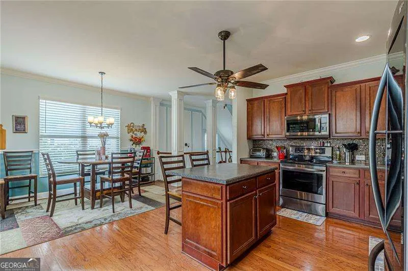 284 Autry Mill LN Suwanee, GA 30024