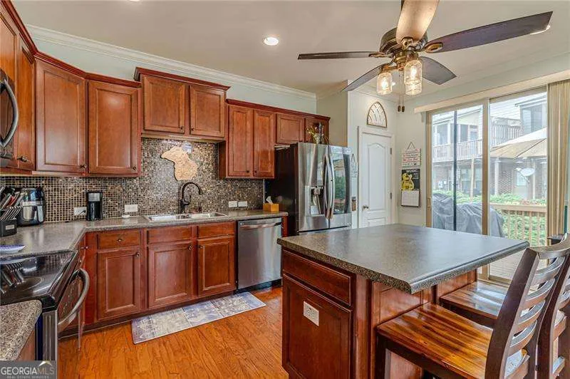 284 Autry Mill LN Suwanee, GA 30024