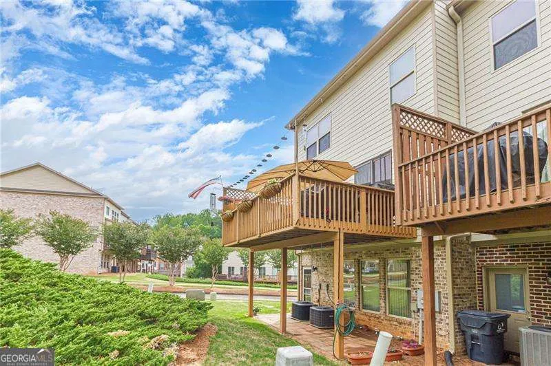 284 Autry Mill LN Suwanee, GA 30024