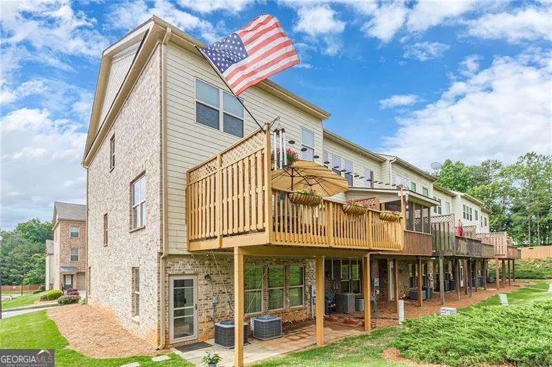 284 Autry Mill LN Suwanee, GA 30024