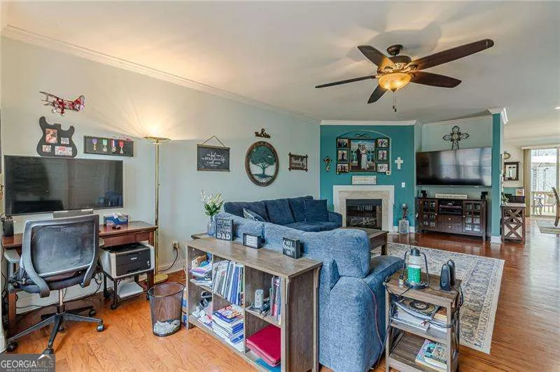 284 Autry Mill LN Suwanee, GA 30024