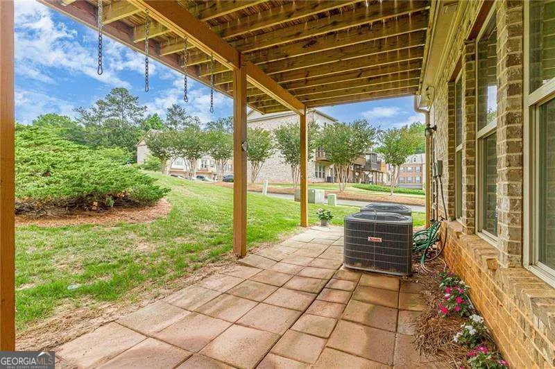284 Autry Mill LN Suwanee, GA 30024