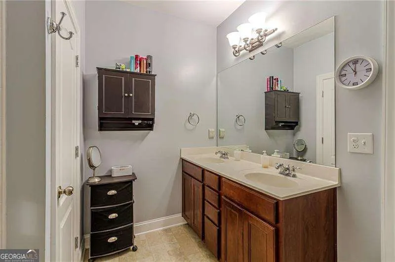 284 Autry Mill LN Suwanee, GA 30024