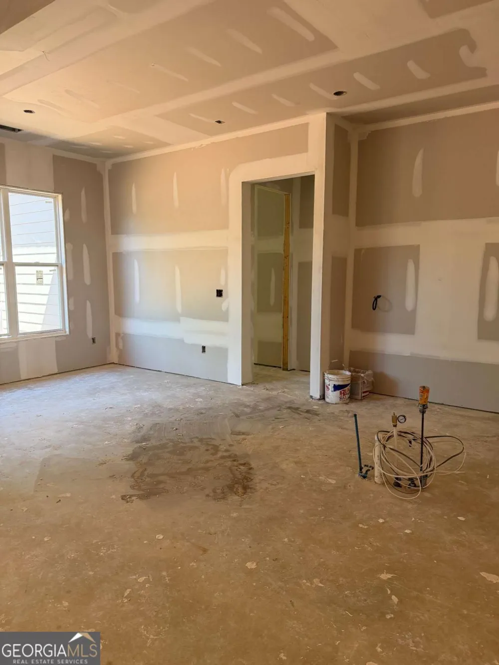 542A Palm ST Holly Springs, GA 30115