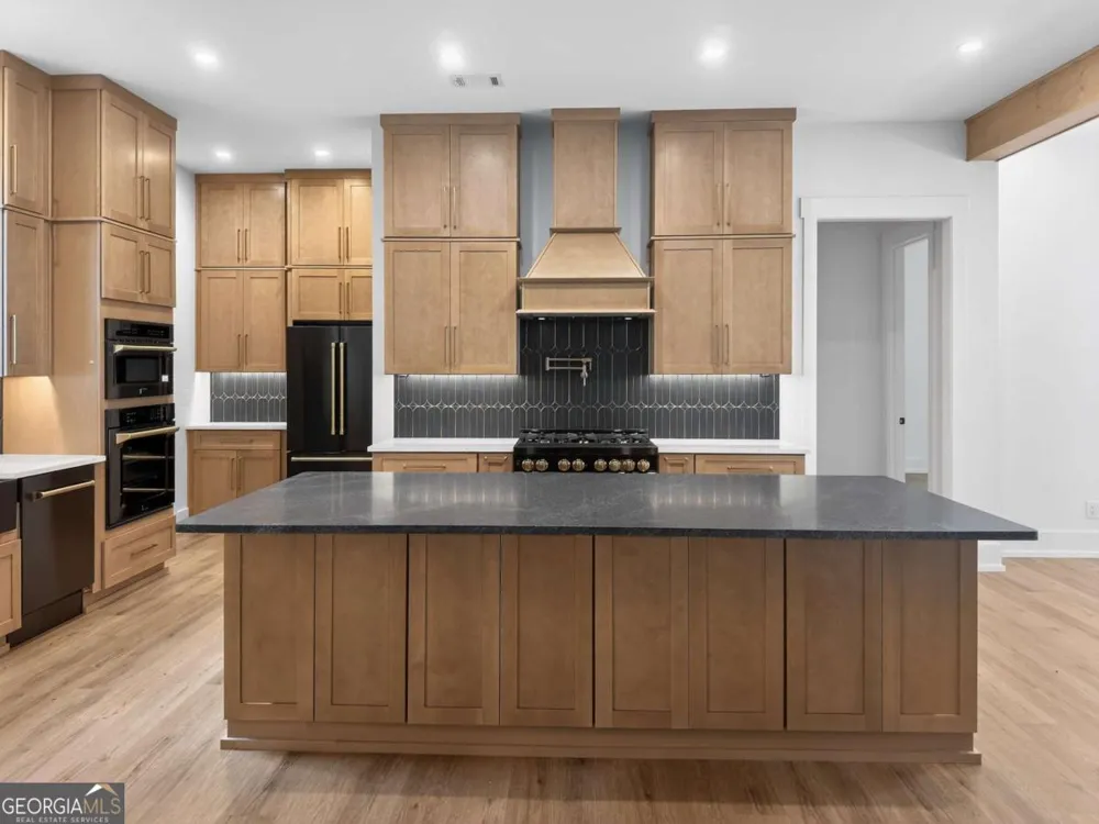 542A Palm ST Holly Springs, GA 30115