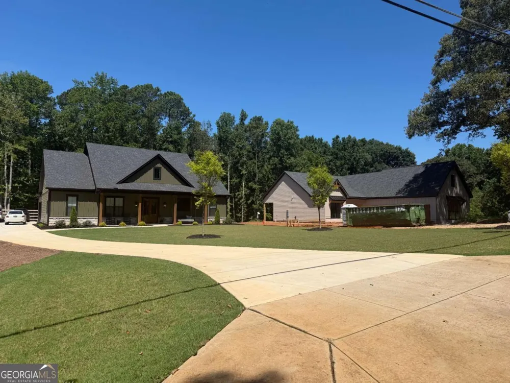 542A Palm ST Holly Springs, GA 30115