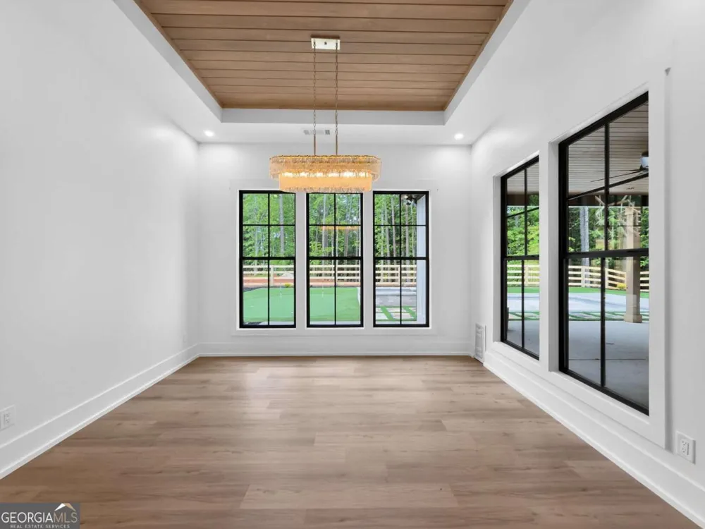 542A Palm ST Holly Springs, GA 30115