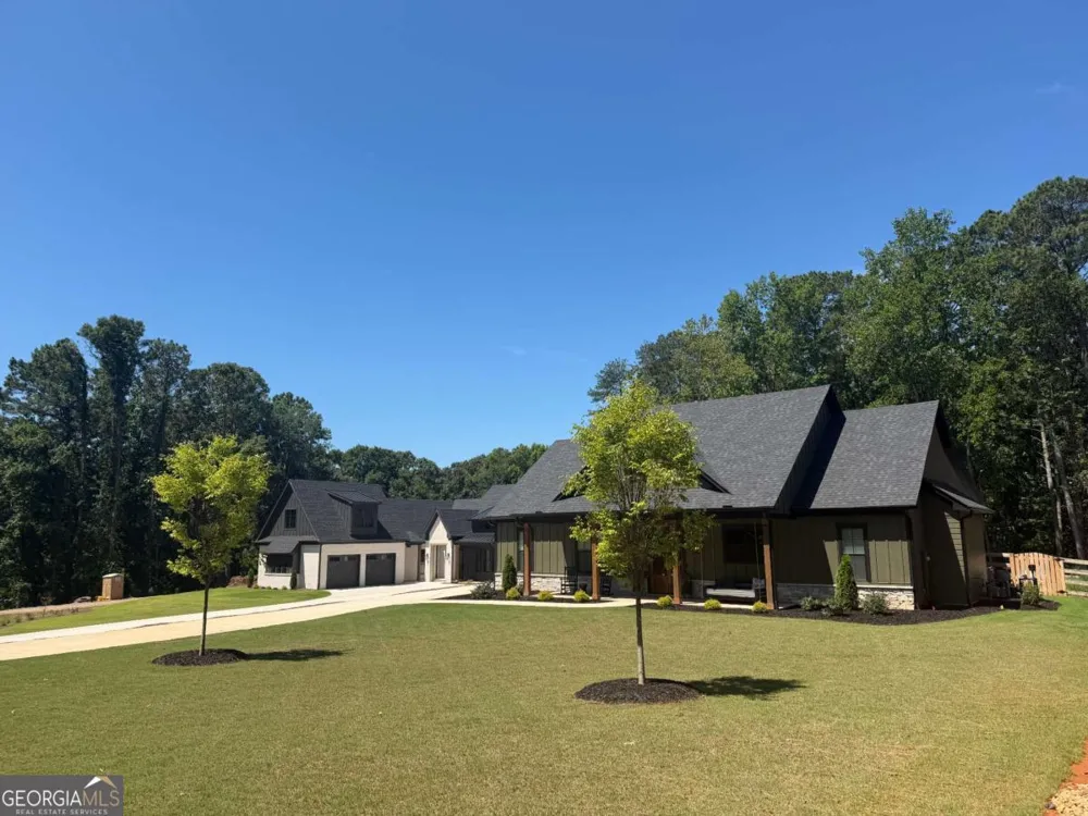 542A Palm ST Holly Springs, GA 30115