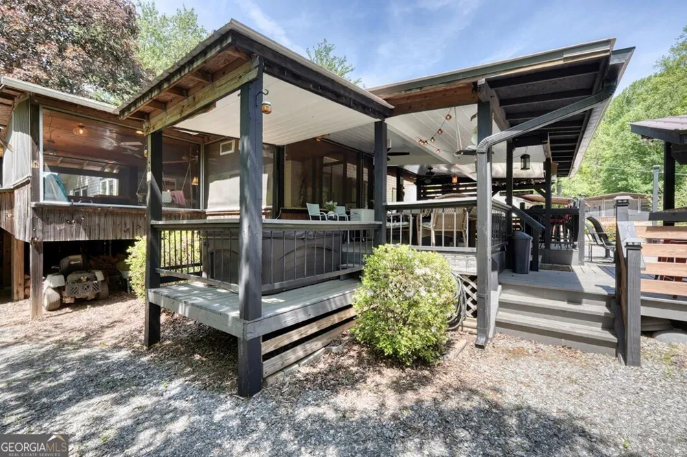 710 Town Mountain RD Hayesville, NC 28904
