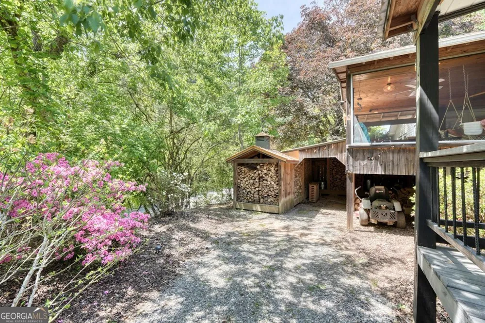 710 Town Mountain RD Hayesville, NC 28904