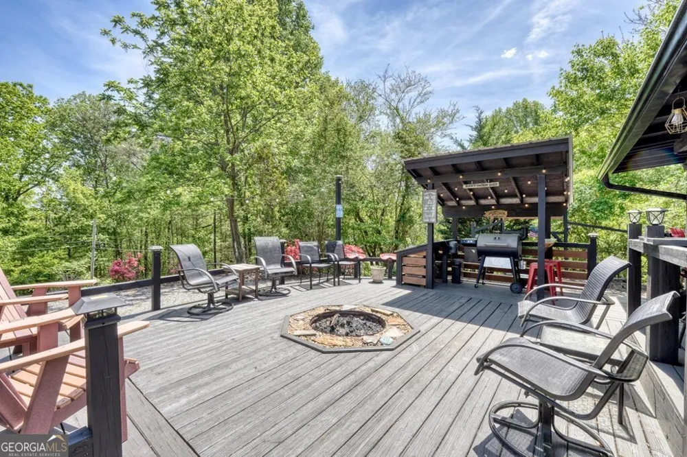 710 Town Mountain RD Hayesville, NC 28904