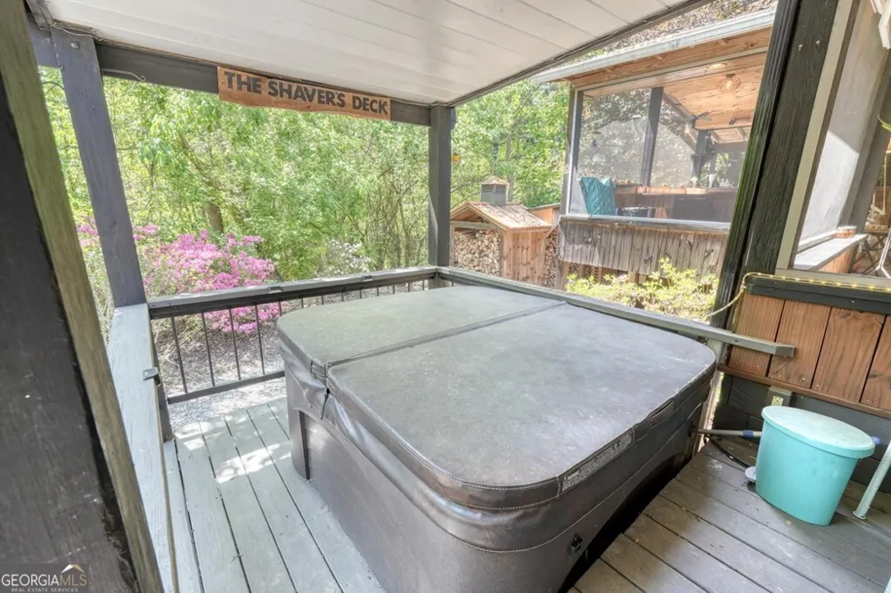 710 Town Mountain RD Hayesville, NC 28904
