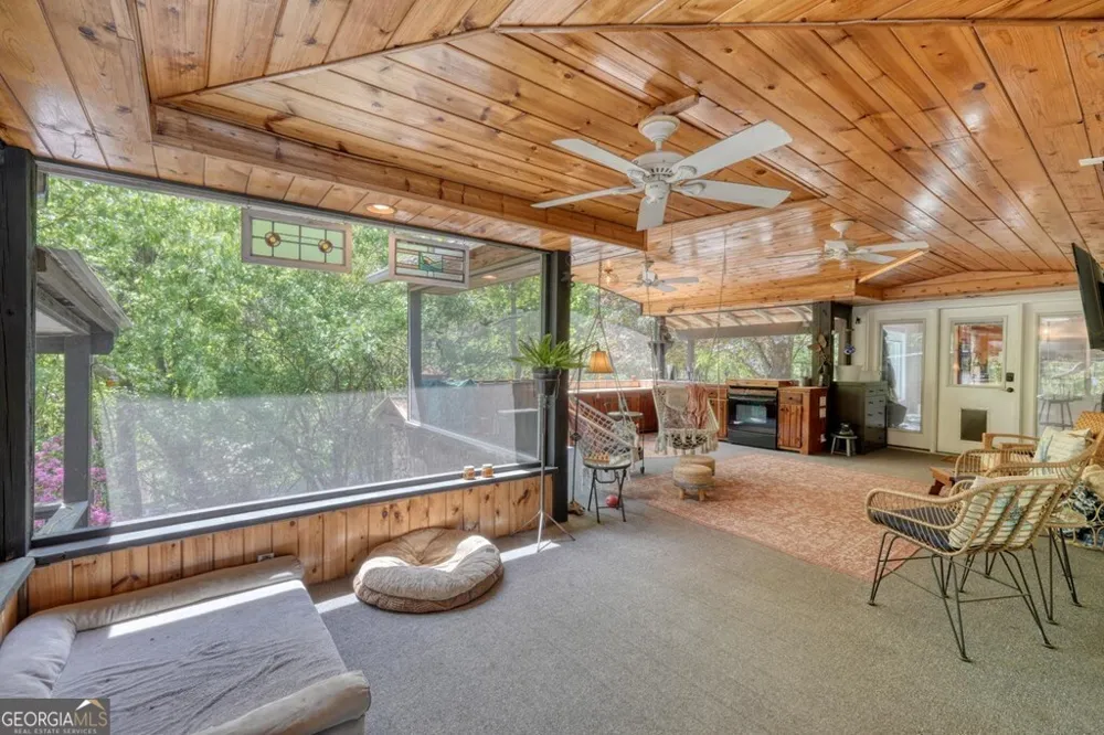 710 Town Mountain RD Hayesville, NC 28904