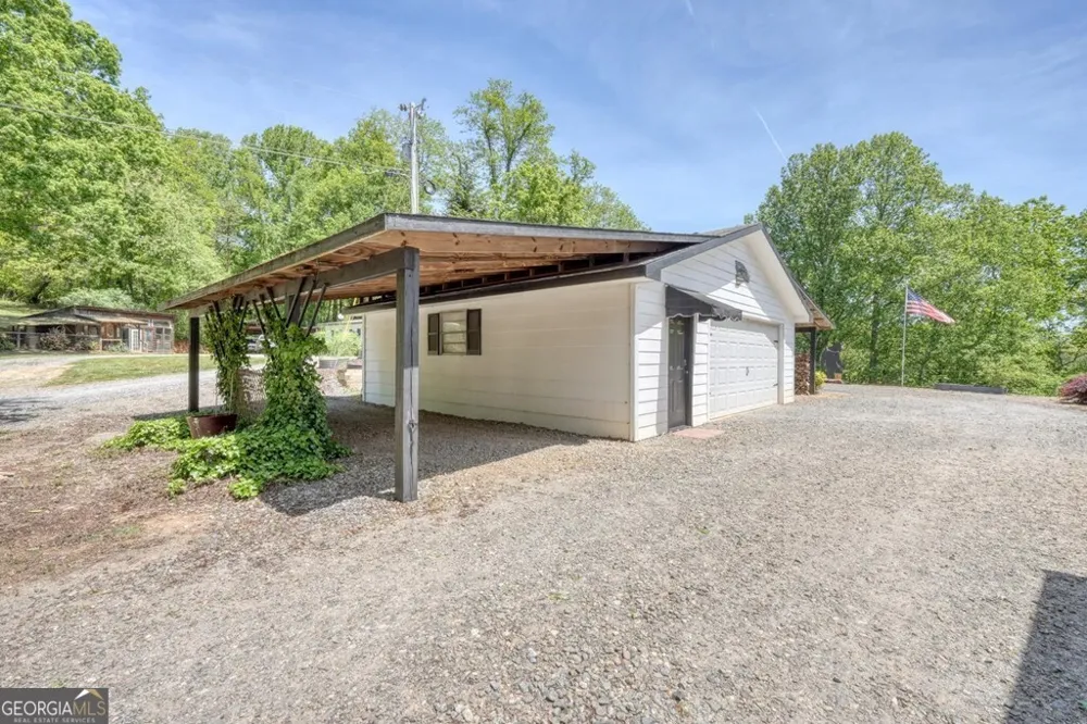 710 Town Mountain RD Hayesville, NC 28904