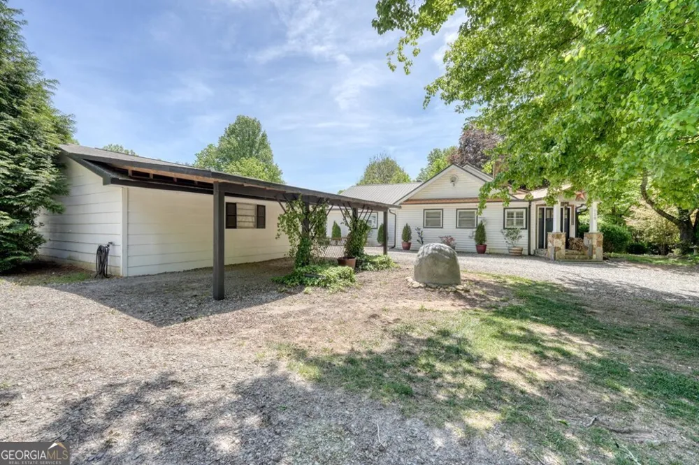710 Town Mountain RD Hayesville, NC 28904