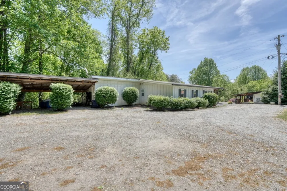 710 Town Mountain RD Hayesville, NC 28904