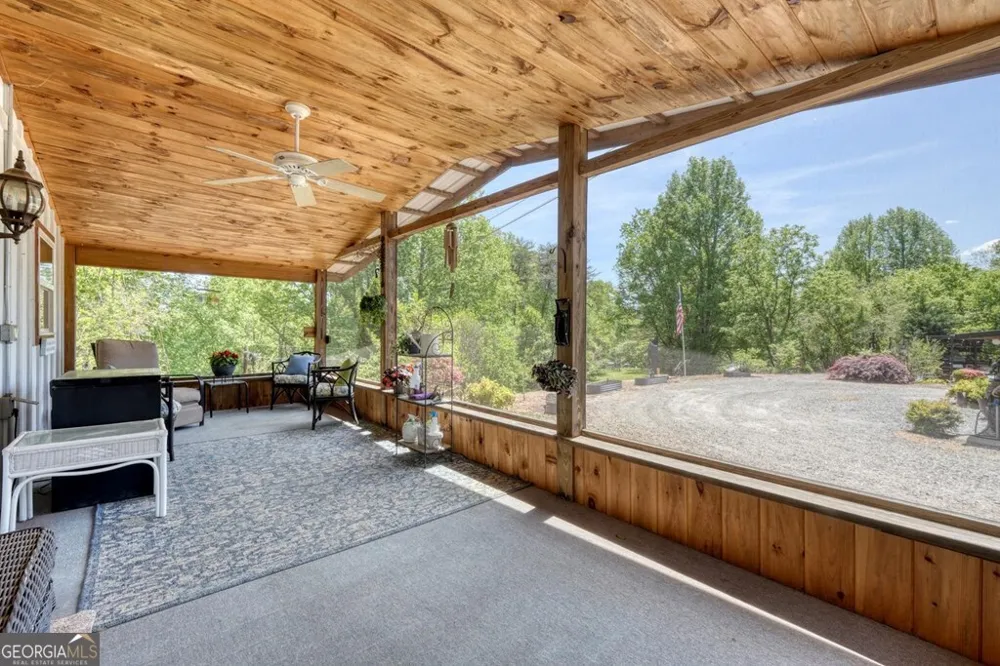 710 Town Mountain RD Hayesville, NC 28904