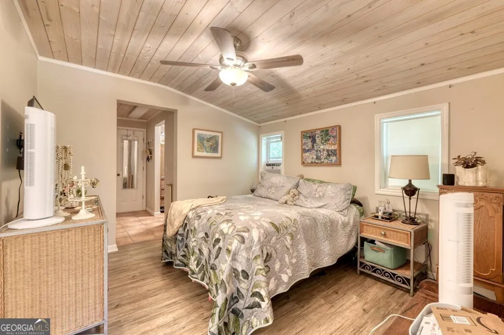 710 Town Mountain RD Hayesville, NC 28904