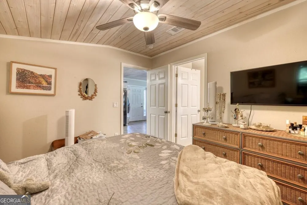 710 Town Mountain RD Hayesville, NC 28904