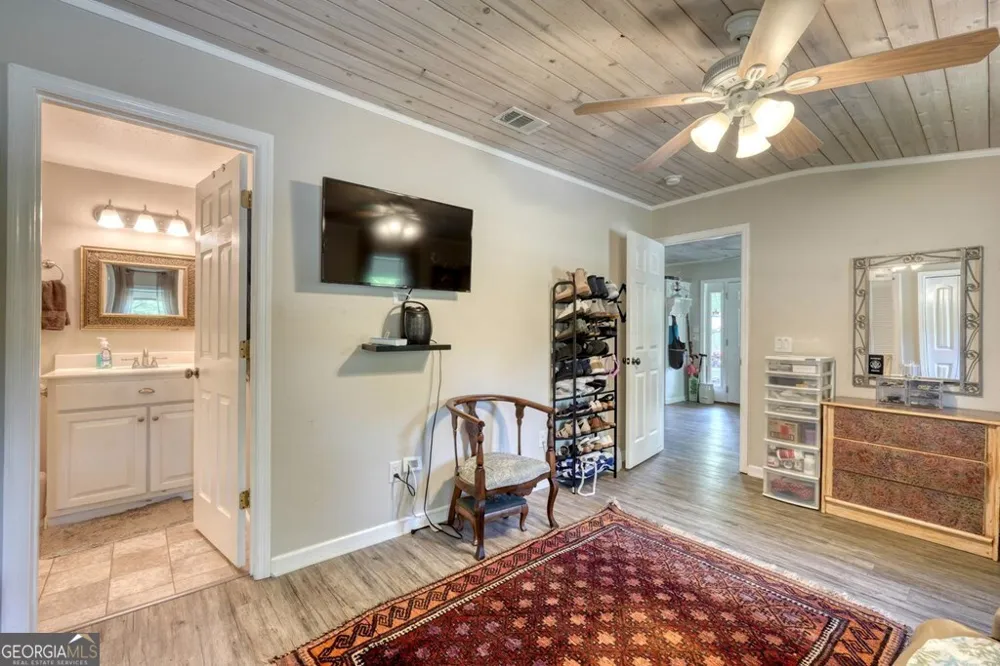 710 Town Mountain RD Hayesville, NC 28904