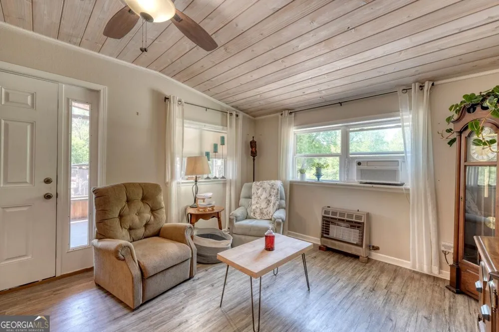 710 Town Mountain RD Hayesville, NC 28904