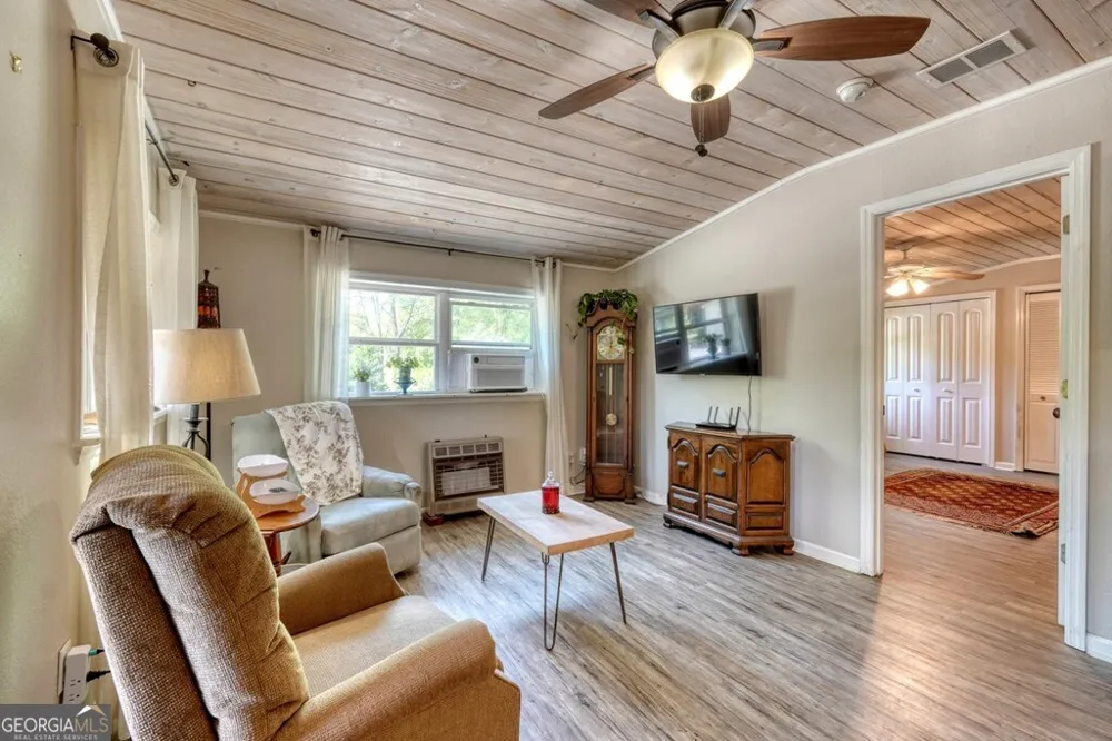 710 Town Mountain RD Hayesville, NC 28904