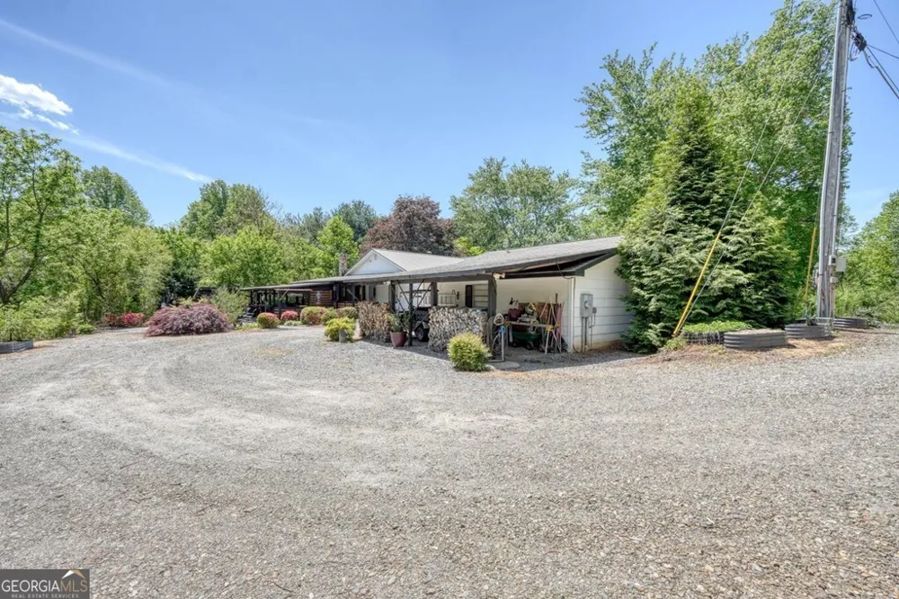 710 Town Mountain RD Hayesville, NC 28904