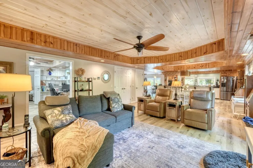 710 Town Mountain RD Hayesville, NC 28904