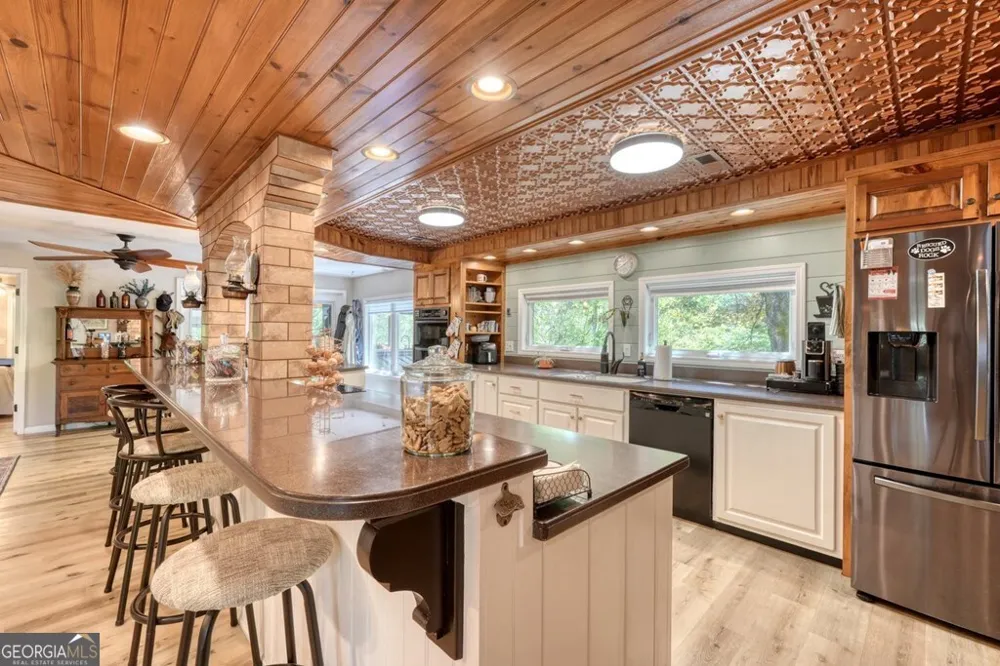 710 Town Mountain RD Hayesville, NC 28904