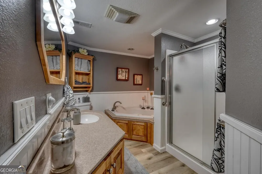 710 Town Mountain RD Hayesville, NC 28904