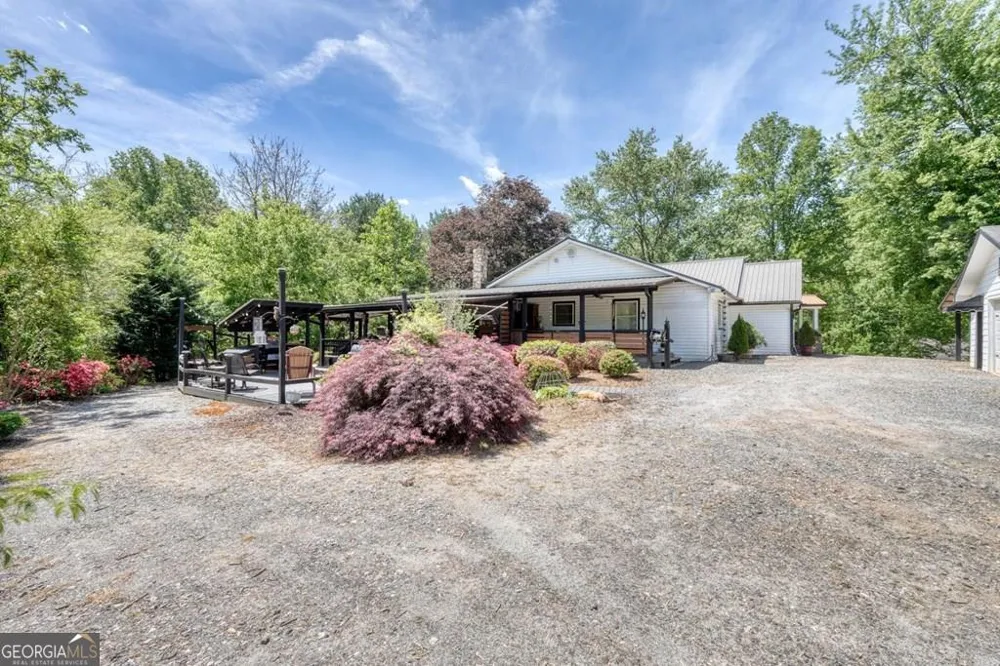 710 Town Mountain RD Hayesville, NC 28904