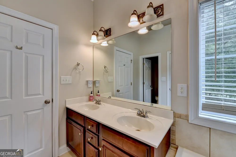 49 Flintstone RD Jefferson, GA 30549