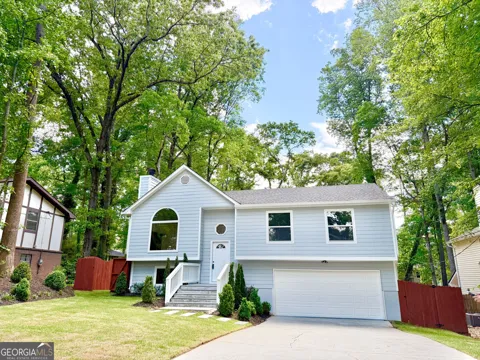 8399 Lake DR