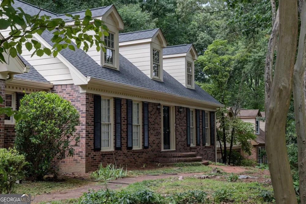 2858 Livsey DR Tucker, GA 30084