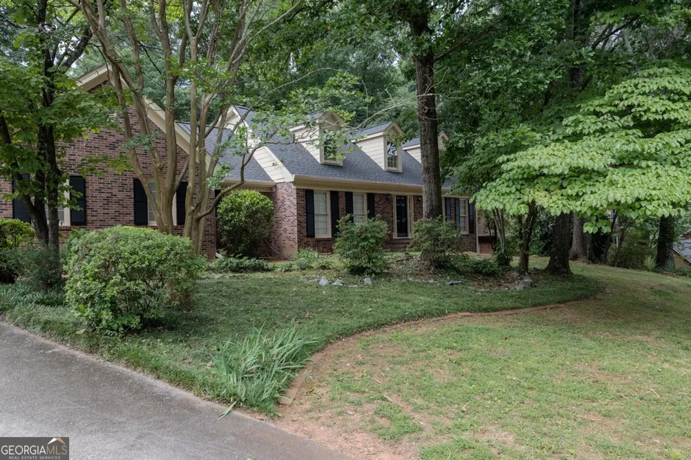 2858 Livsey DR Tucker, GA 30084