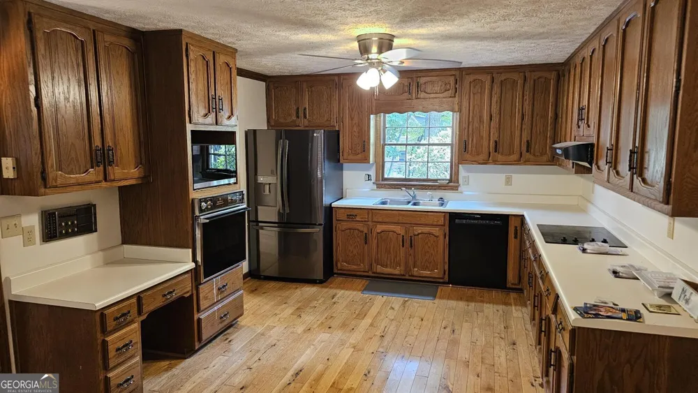 2858 Livsey DR Tucker, GA 30084