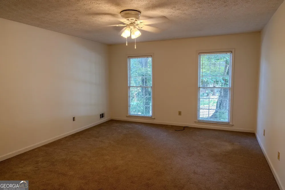 2858 Livsey DR Tucker, GA 30084