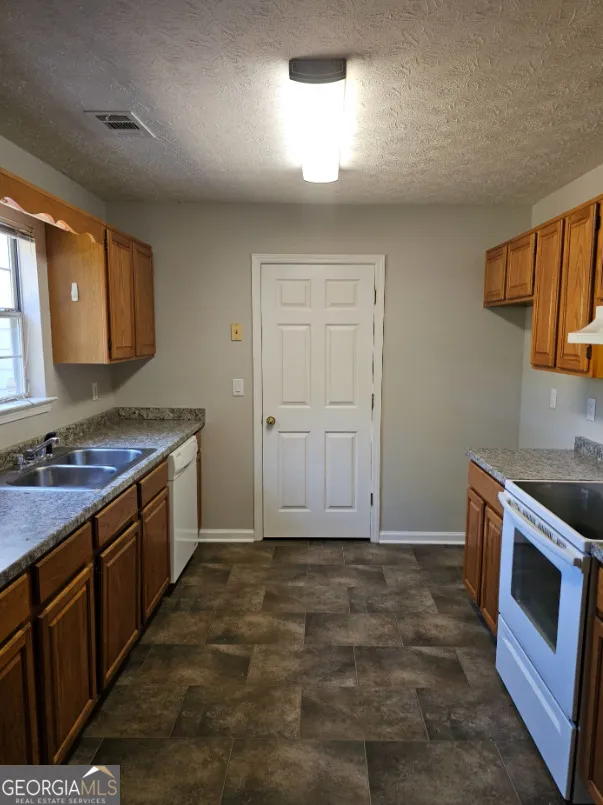 12205 Cypress WAY Fayetteville, GA 30215