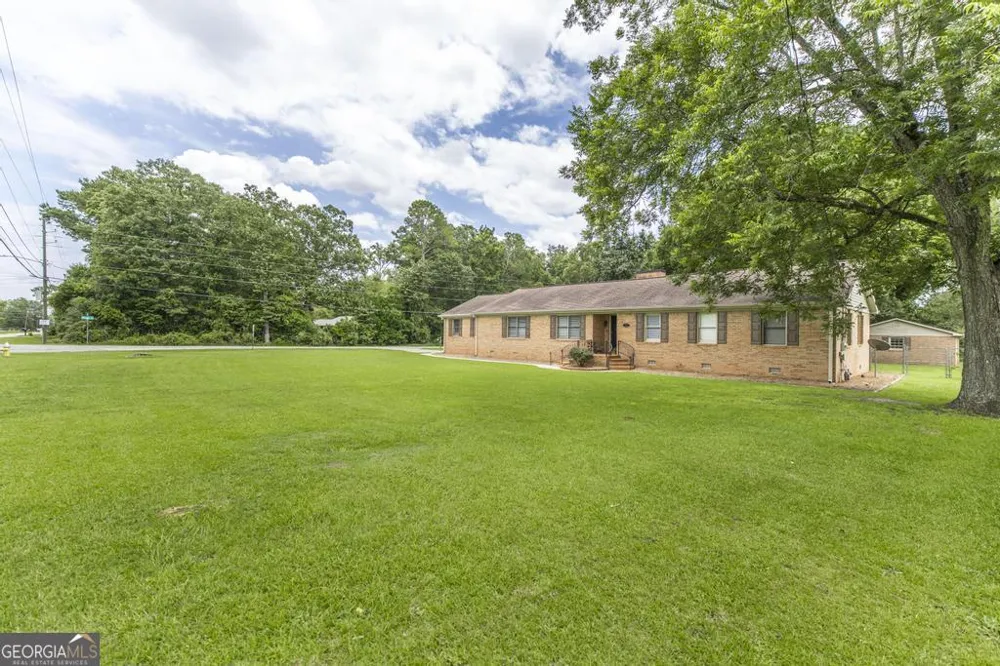 3708 Jones RD Macon, GA 31216