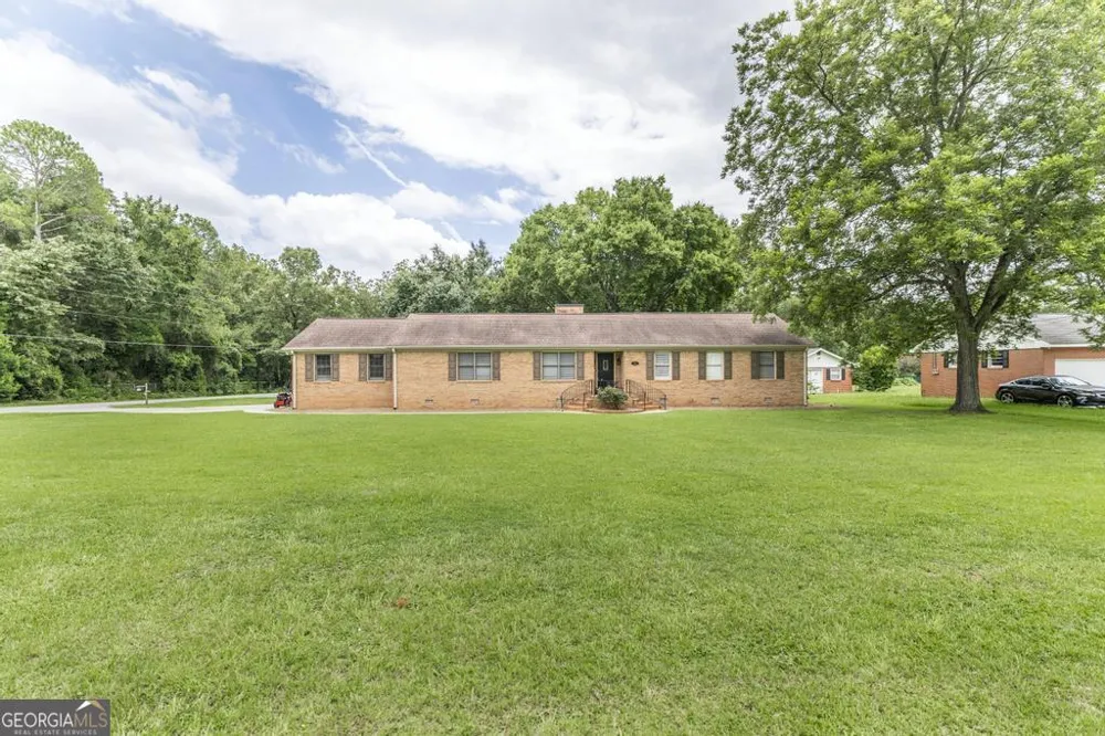 3708 Jones RD Macon, GA 31216