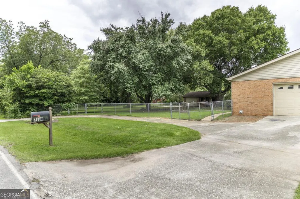 3708 Jones RD Macon, GA 31216