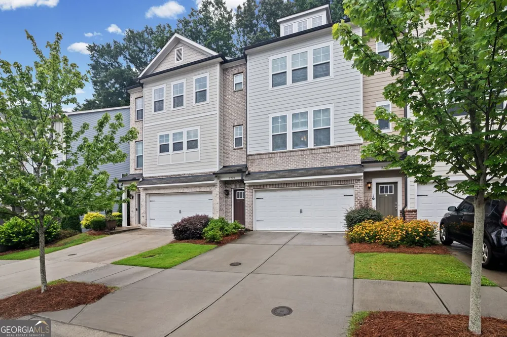 2779 White Oak LN Decatur, GA 30032